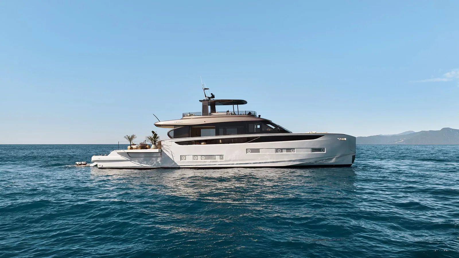Azimut Seadeck 9 w pełnym profilu podczas rejsu na spokojnym morzu